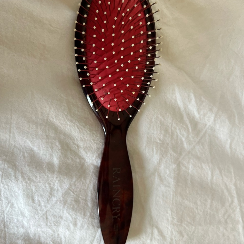 Red and Brown Raincry Hair Brush